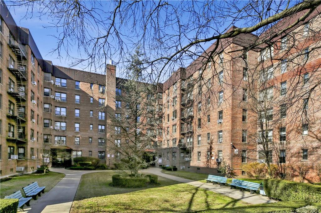 a view of building with yard