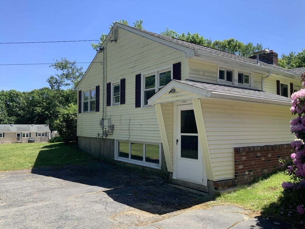12 Old County Road Westminster, MA 01473 - Photo 5 of 23