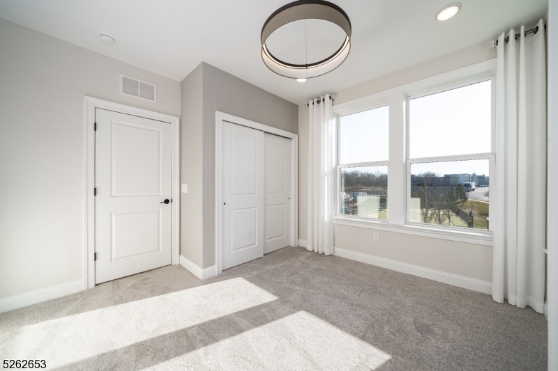 8 Jessica Lane Union, NJ 07083 - Photo 21 of 27