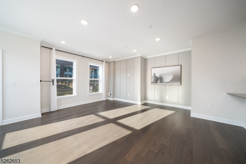 8 Jessica Lane Union, NJ 07083 - Photo 4 of 27