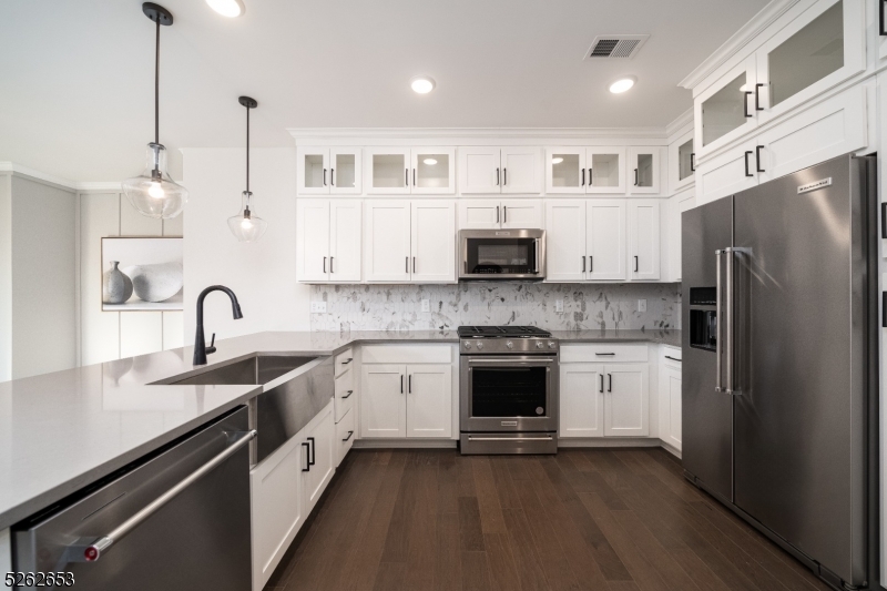 8 Jessica Lane Union, NJ 07083 - Photo 9 of 27