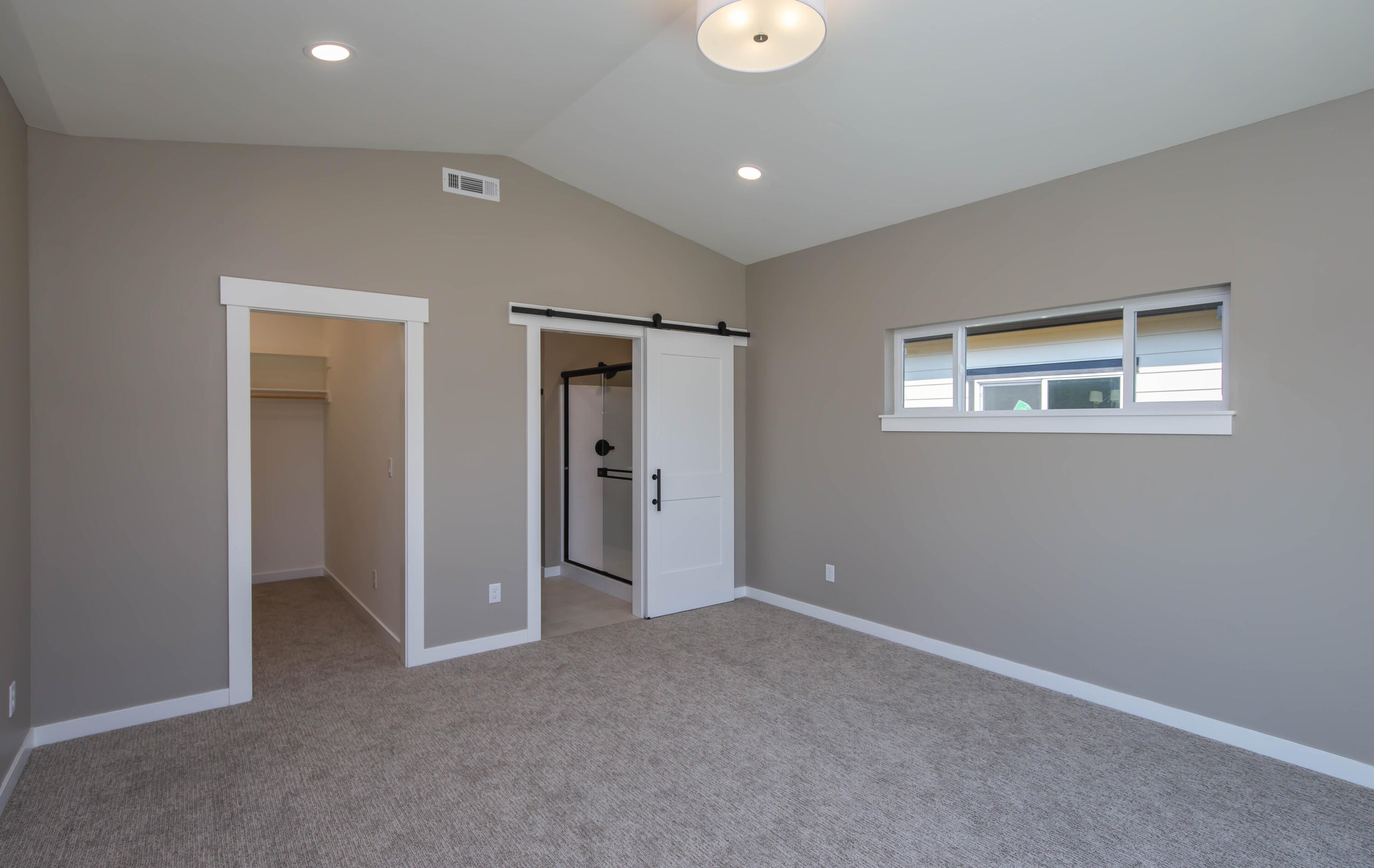 258 Christopher Way Talent, OR 97540 - Photo 17 of 33 17