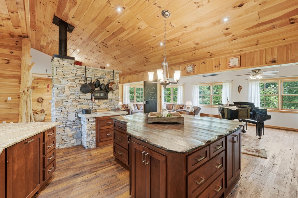 1823 Shoal Creek Road Clarkesville, GA 30523 - Photo 25 of 149