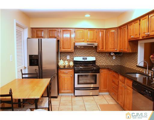 5106 Stonehedge Road Edison, NJ 08820 - Photo 2 of 6