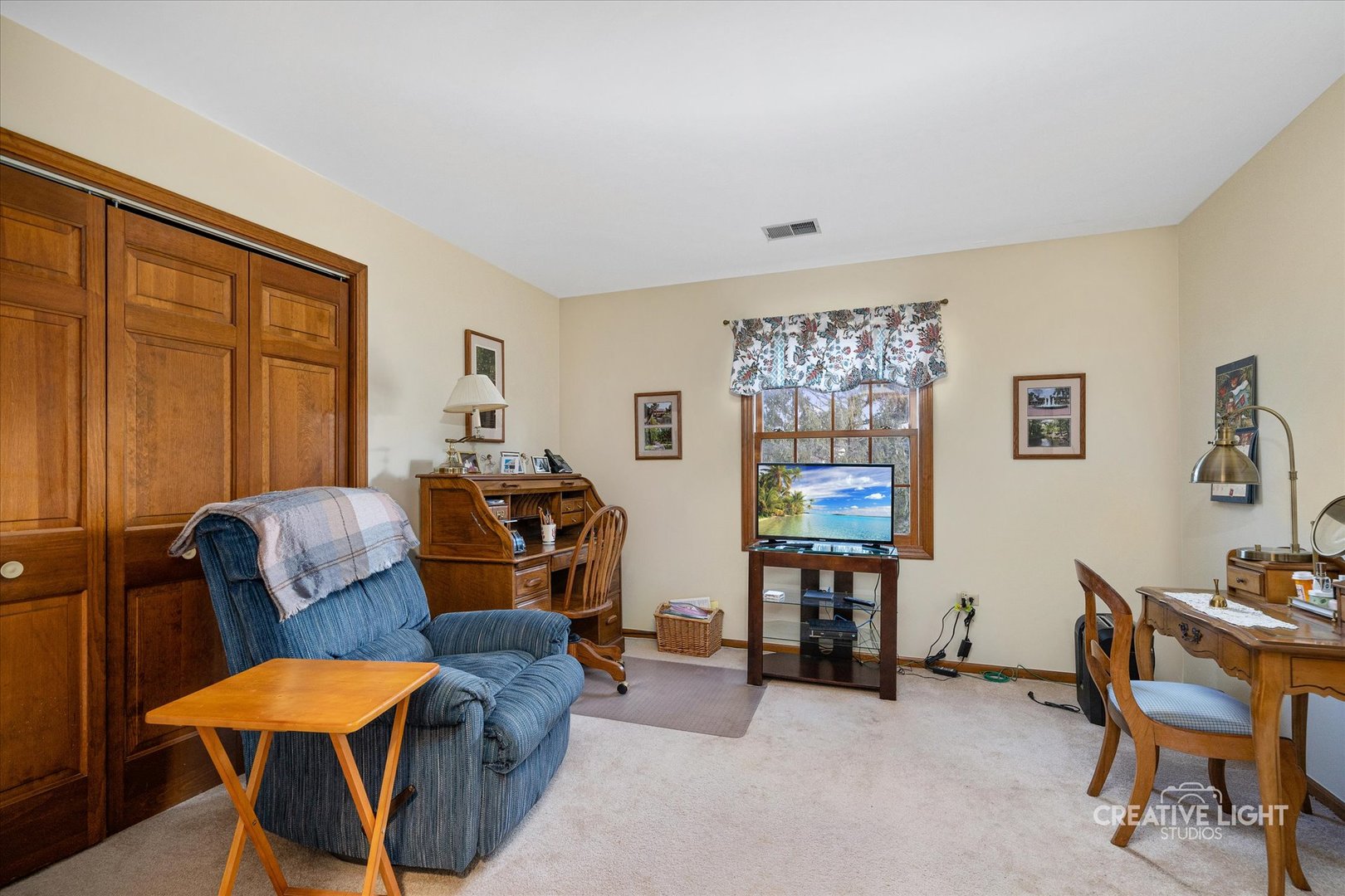 930 Appomattox Circle Naperville, IL 60540 - Photo 17 of 29 a room with furniture and gym equipment