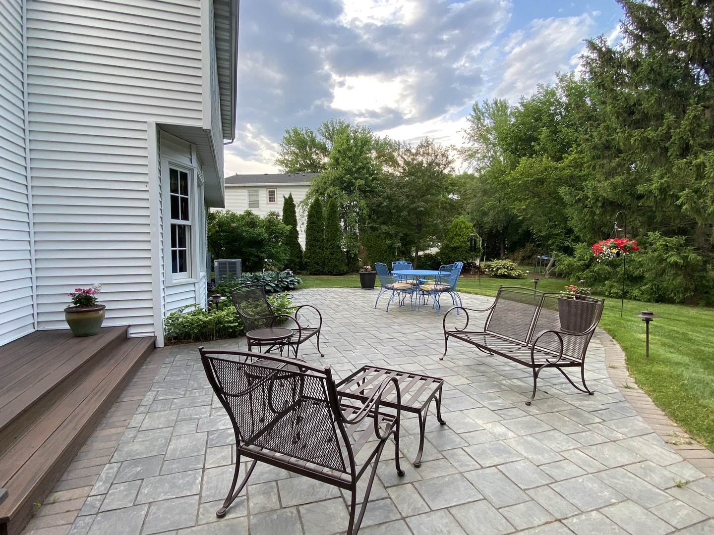 930 Appomattox Circle Naperville, IL 60540 - Photo 23 of 29 a view of a chairs and tables in the patio