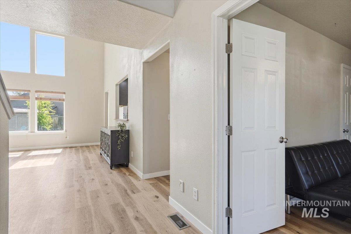 498 East Moskee Street Meridian, ID 83646 - Photo 8 of 50