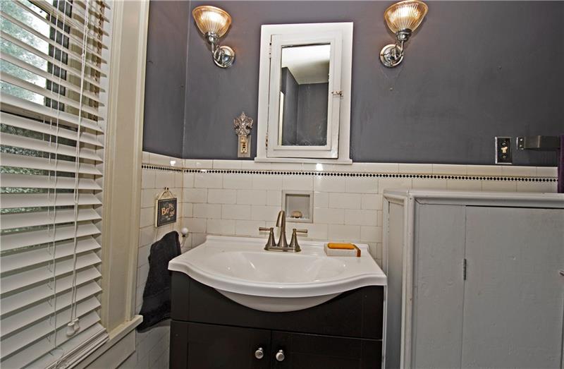 901 Malvern Road Pittsburgh, PA 15202 - Photo 17 of 23 Gallery Image 17