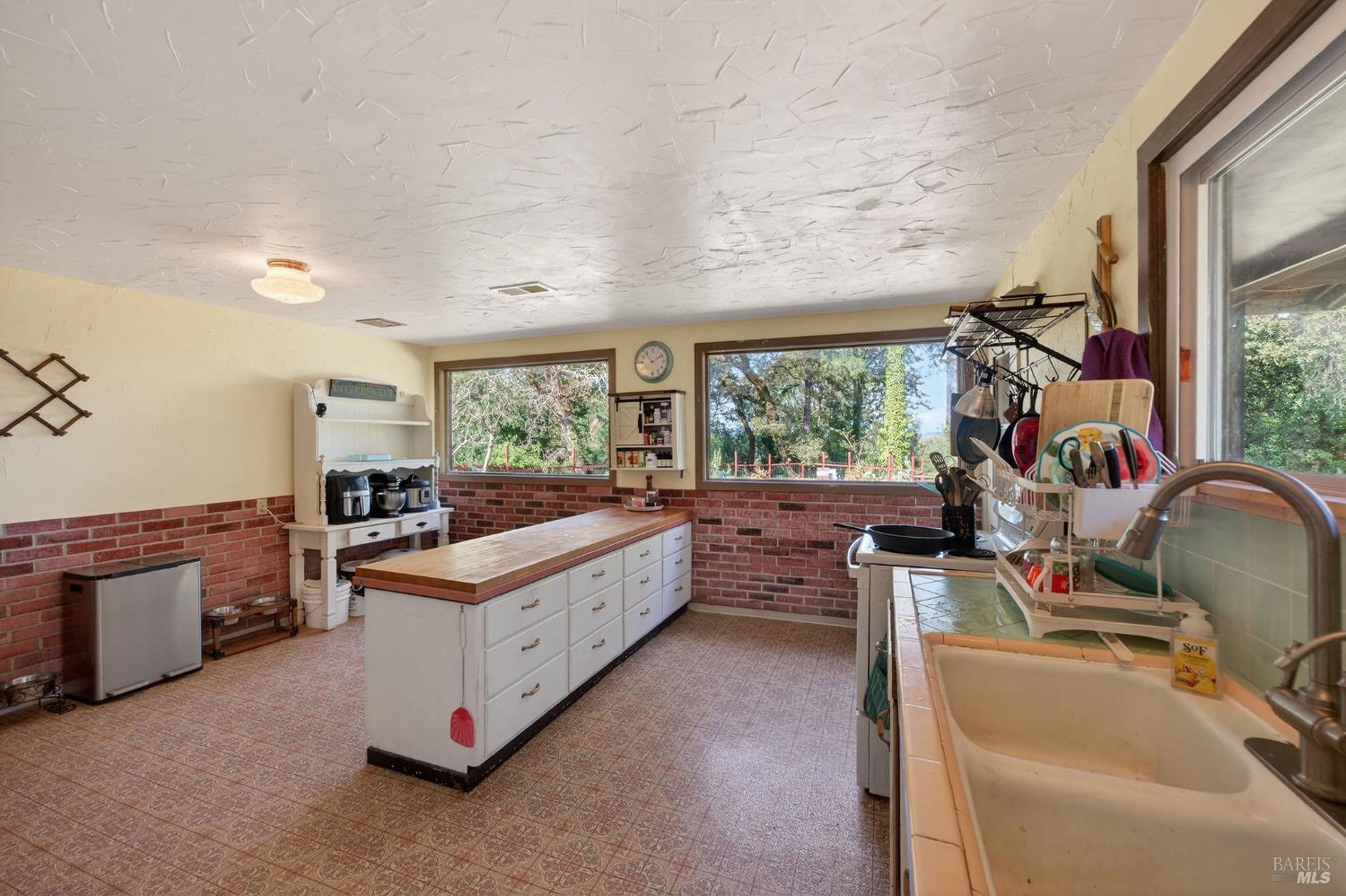 1450 Timberhill Road Santa Rosa, CA 95401 - Photo 11 of 50