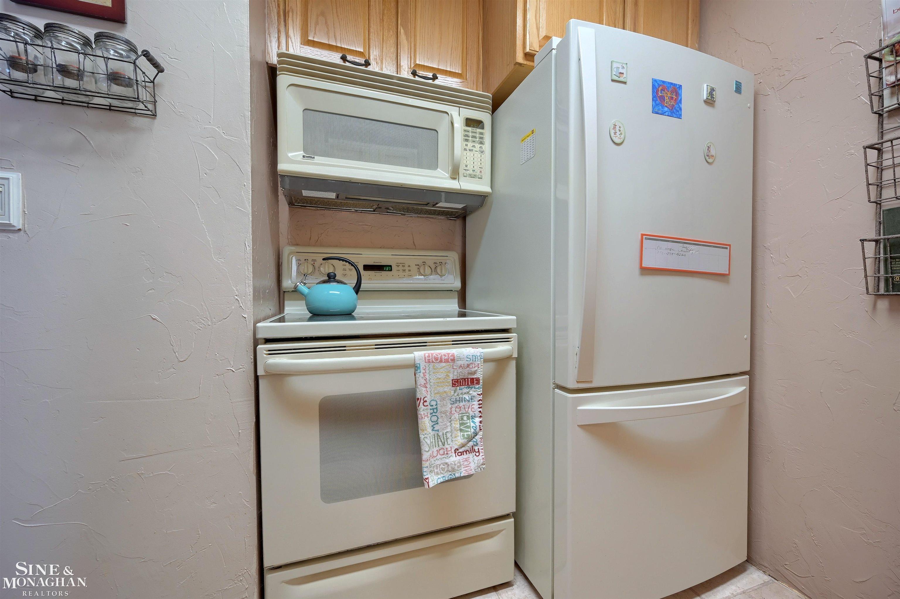 4913 North Crooks Road Royal Oak, MI 48073 - Photo 8 of 22 50126791-8.JPG