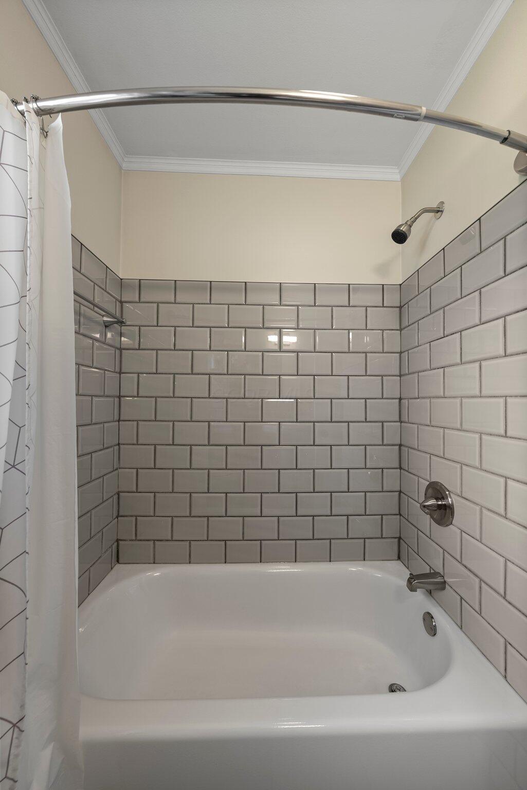 2030 Milden Road Columbus, OH 43221 - Photo 16 of 58 Full Bathroom