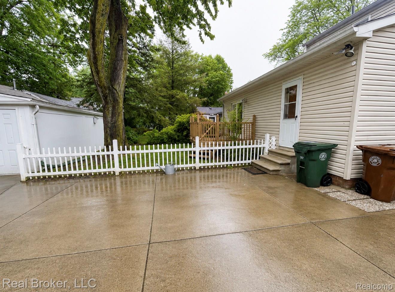 603 Vernier Road Grosse Pointe, MI 48236 - Photo 25 of 33 IMG_1521.jpeg