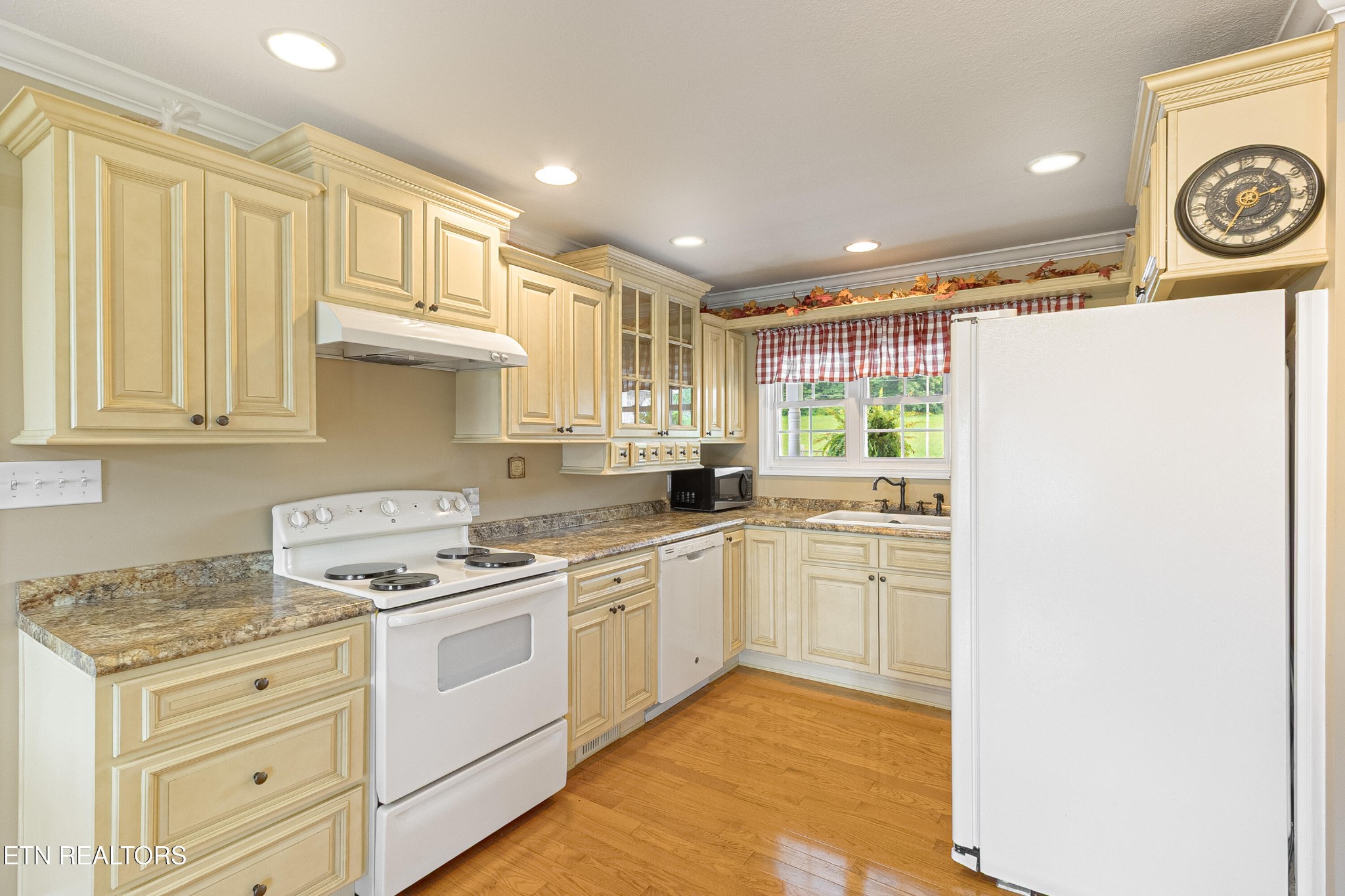 287 R S Marcum Road Oneida, TN 37841 - Photo 6 of 57