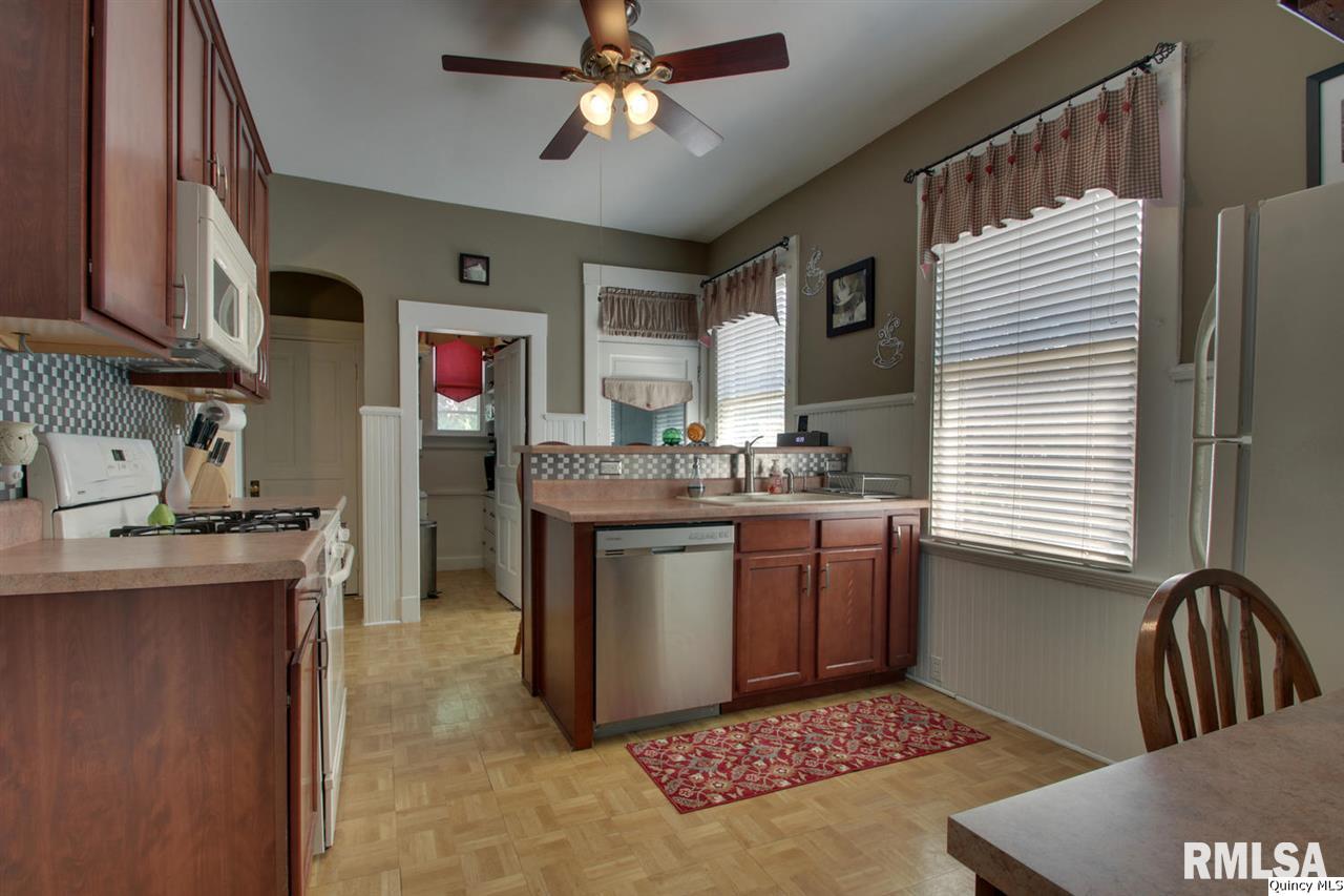 1503 Kentucky Street Quincy, IL 62301 - Photo 9 of 25 Gallery Image 9