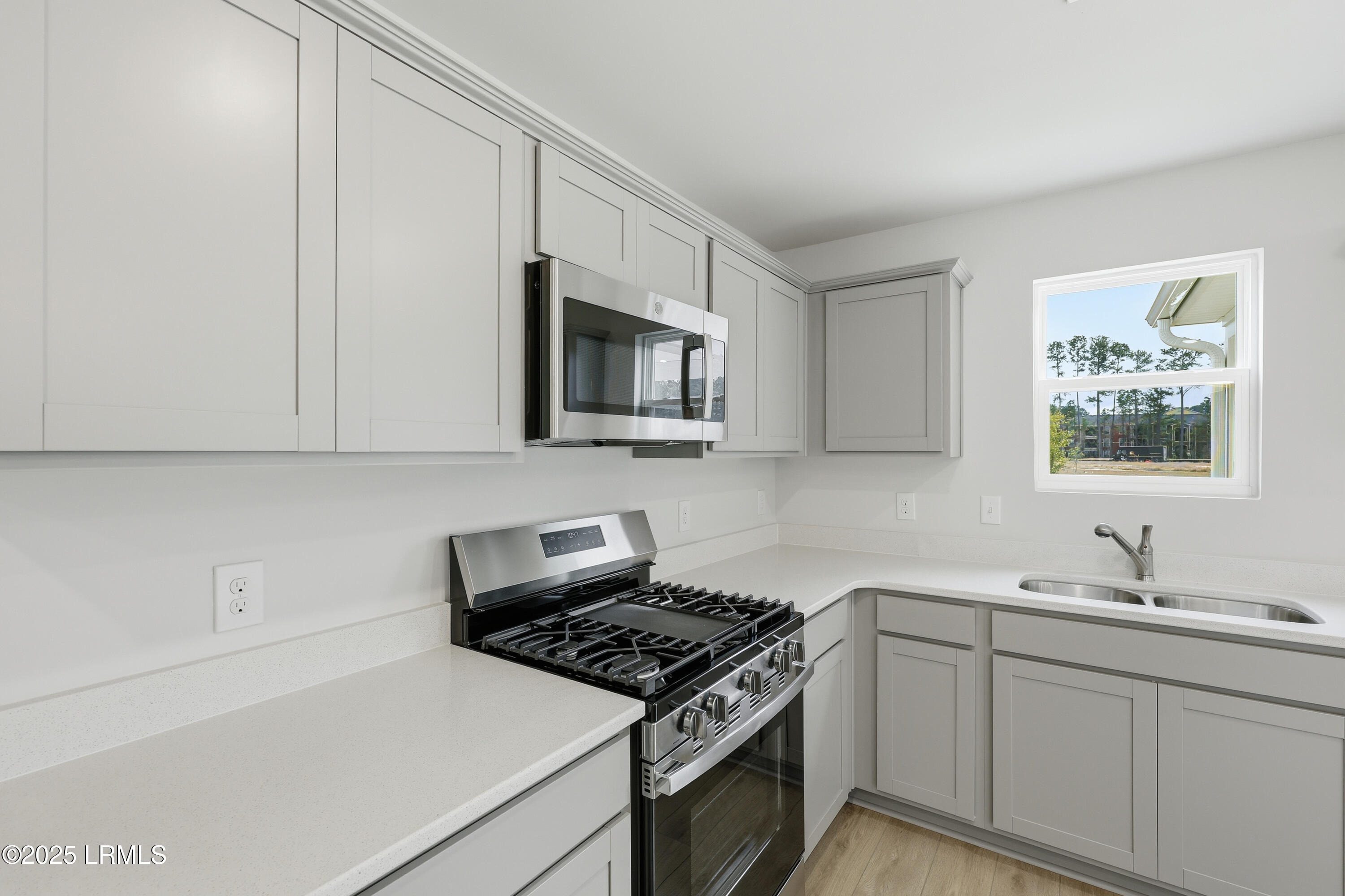 458 Waters Edge Way Hardeeville, SC 29927 - Photo 4 of 28 FMWeb03