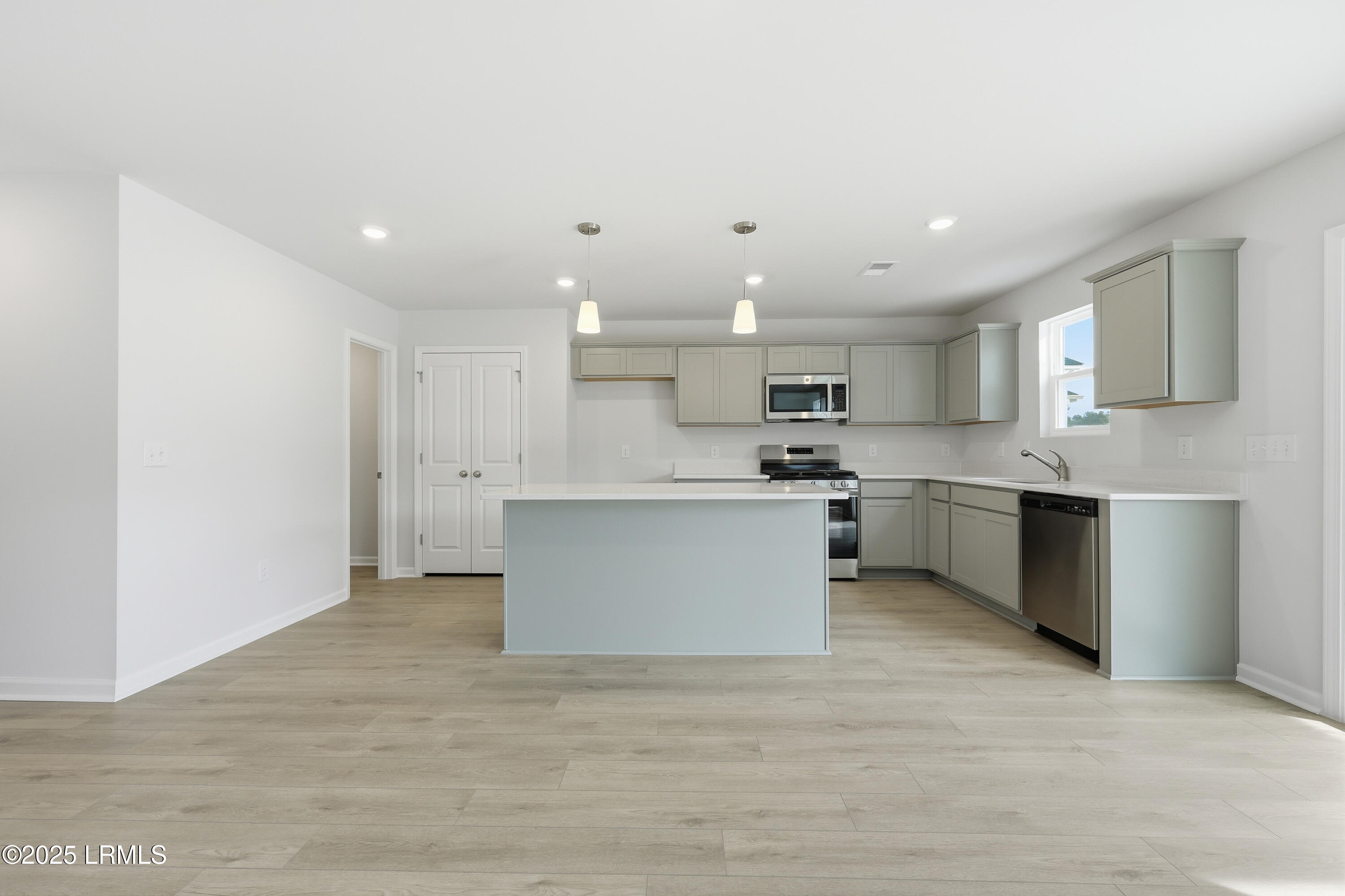 458 Waters Edge Way Hardeeville, SC 29927 - Photo 7 of 28 FMWeb06