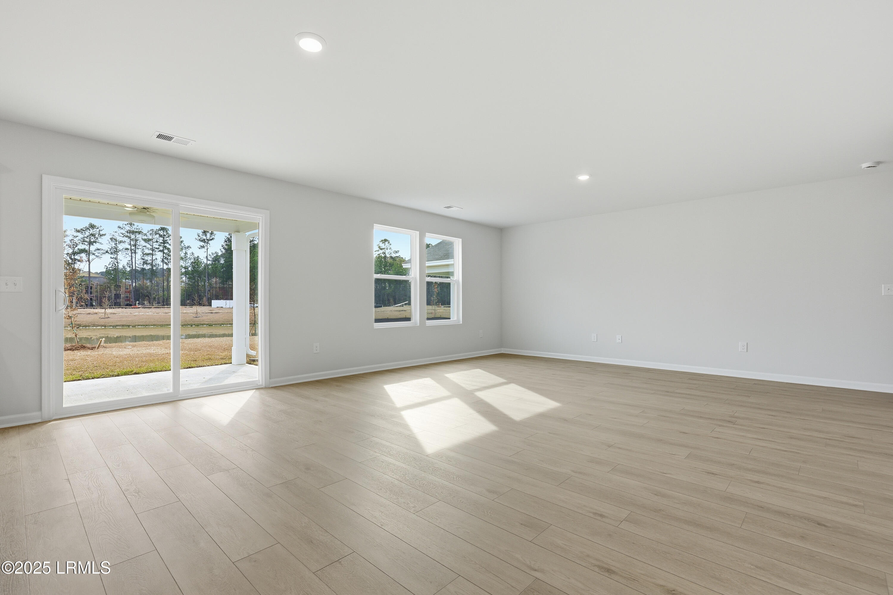 458 Waters Edge Way Hardeeville, SC 29927 - Photo 8 of 28 FMWeb07