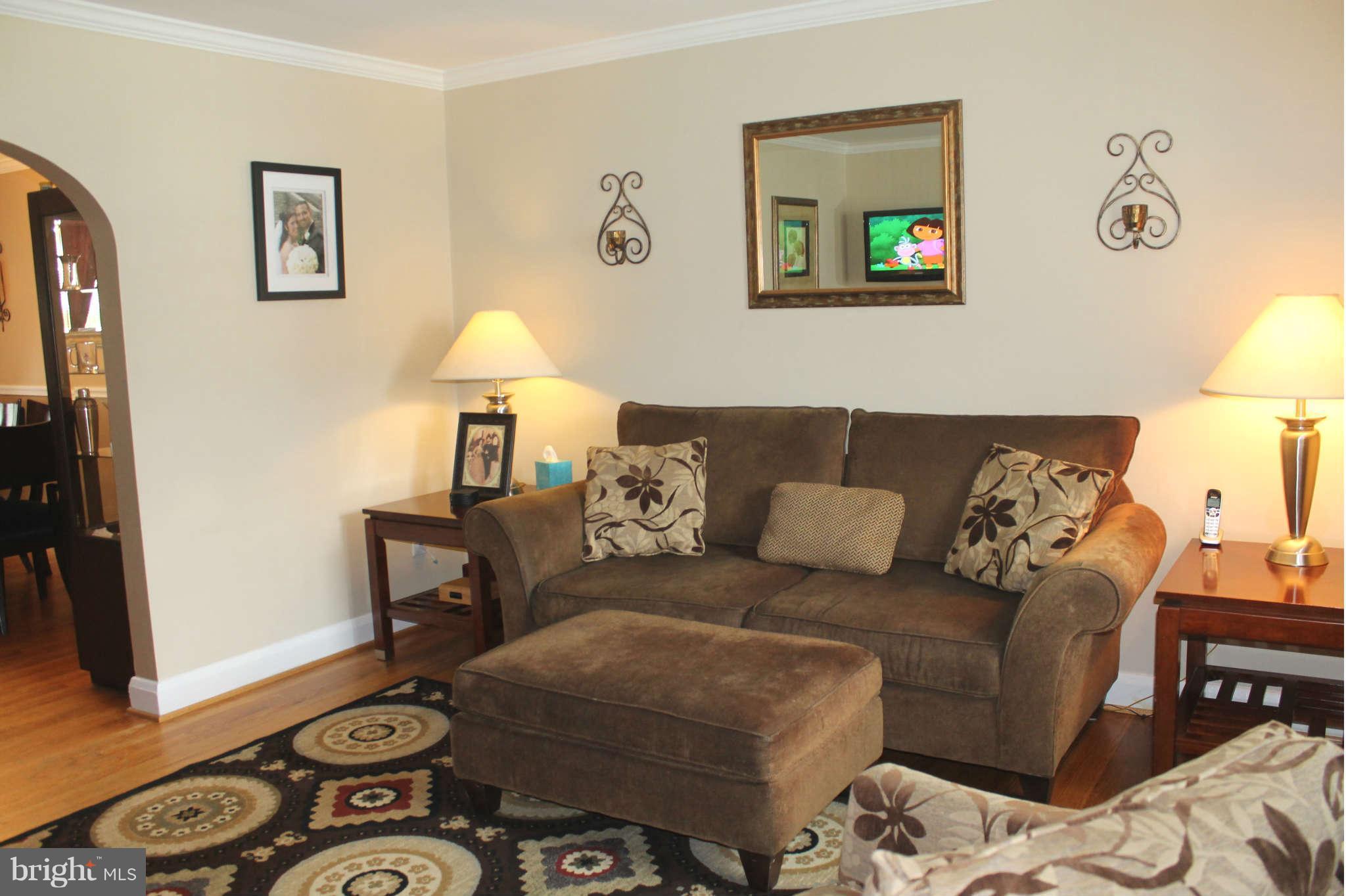 1643 Hardwick Road Towson, MD 21286 - Photo 3 of 26 Living Room