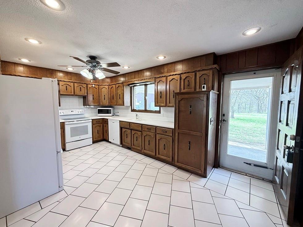2250 South 363 Road El Dorado Springs, MO 64744 - Photo 11 of 47