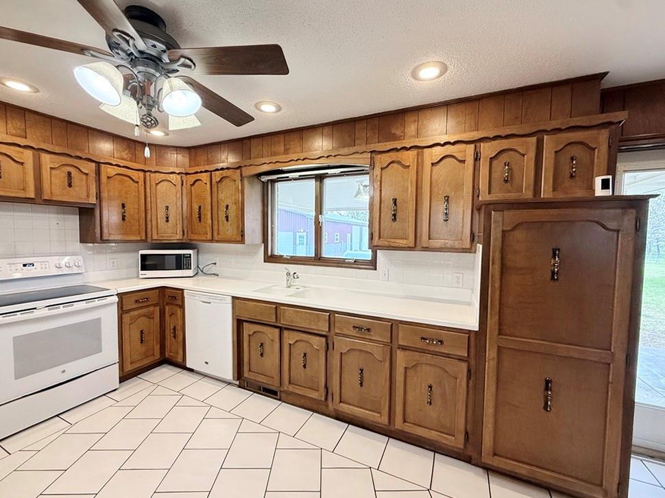2250 South 363 Road El Dorado Springs, MO 64744 - Photo 12 of 47