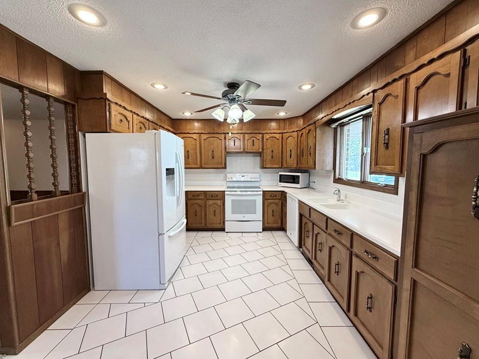 2250 South 363 Road El Dorado Springs, MO 64744 - Photo 13 of 47