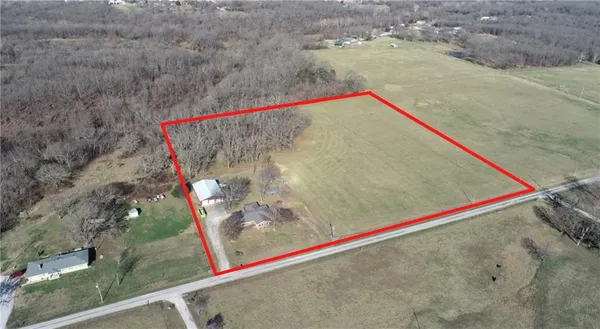 $385,000 | 2250 South 363 Road, El Dorado Springs, MO 64744