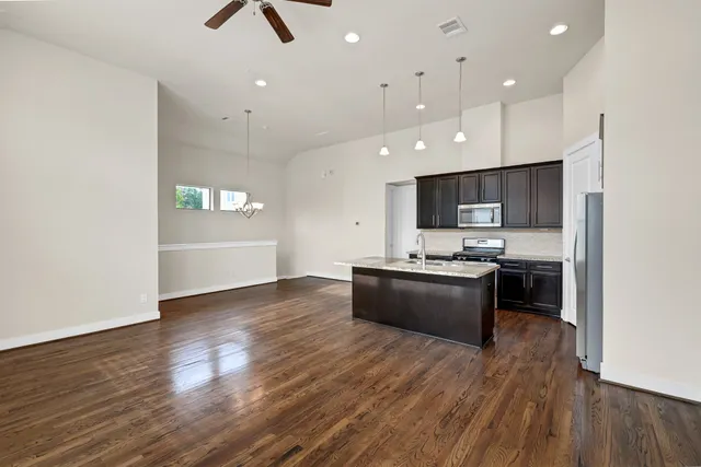 $2,300 | 2118 Naomi Street, Houston, TX 77054