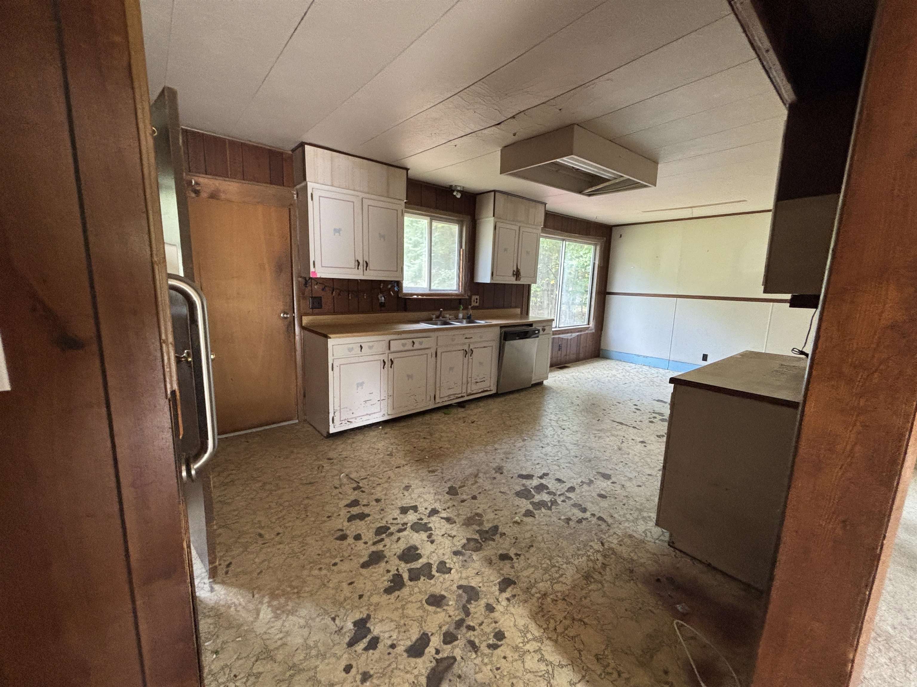 2094 West Maple Grove Road Farwell, MI 48622 - Photo 11 of 21