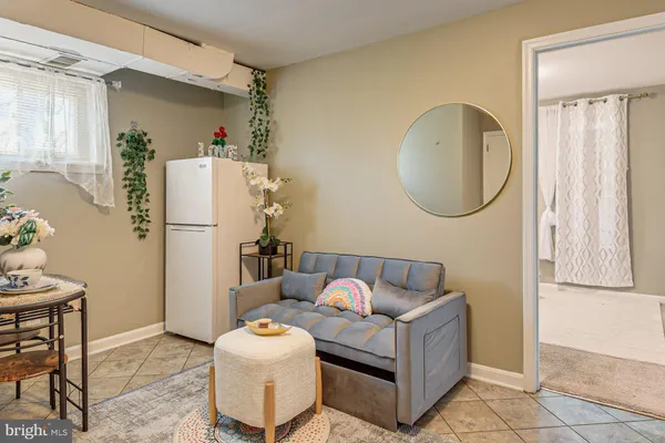 $1,500 | 5929 Camberly Avenue, Springfield, VA 22150