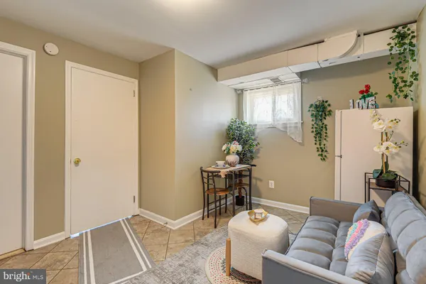 $1,500 | 5929 Camberly Avenue, Springfield, VA 22150