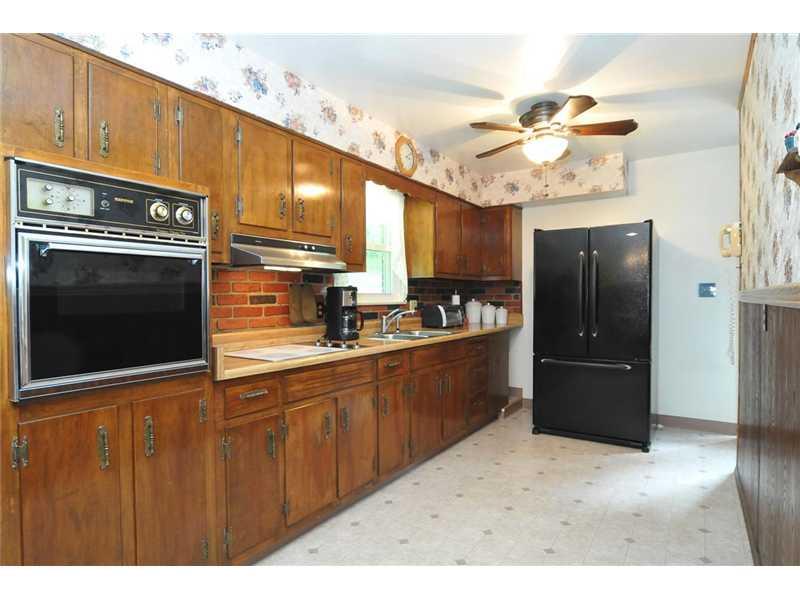 341 Elkhorn Road Monaca, PA 15061 - Photo 6 of 11 Kitchen.