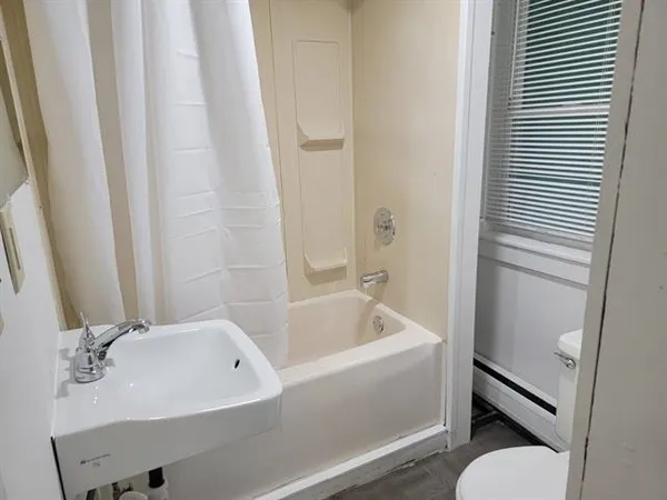 $1,795 | 10 B Dyer Street, Laconia, NH 03246