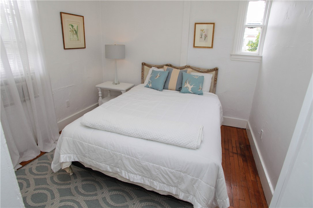 42 Mann Avenue Newport, RI 02840 - Photo 22 of 43 Unit 2's 3rd bedroom with closet