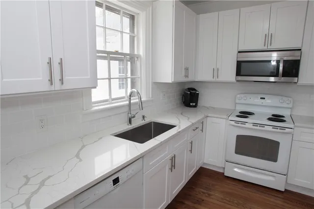 $2,195,000 | 42 Mann Avenue, Newport, RI 02840