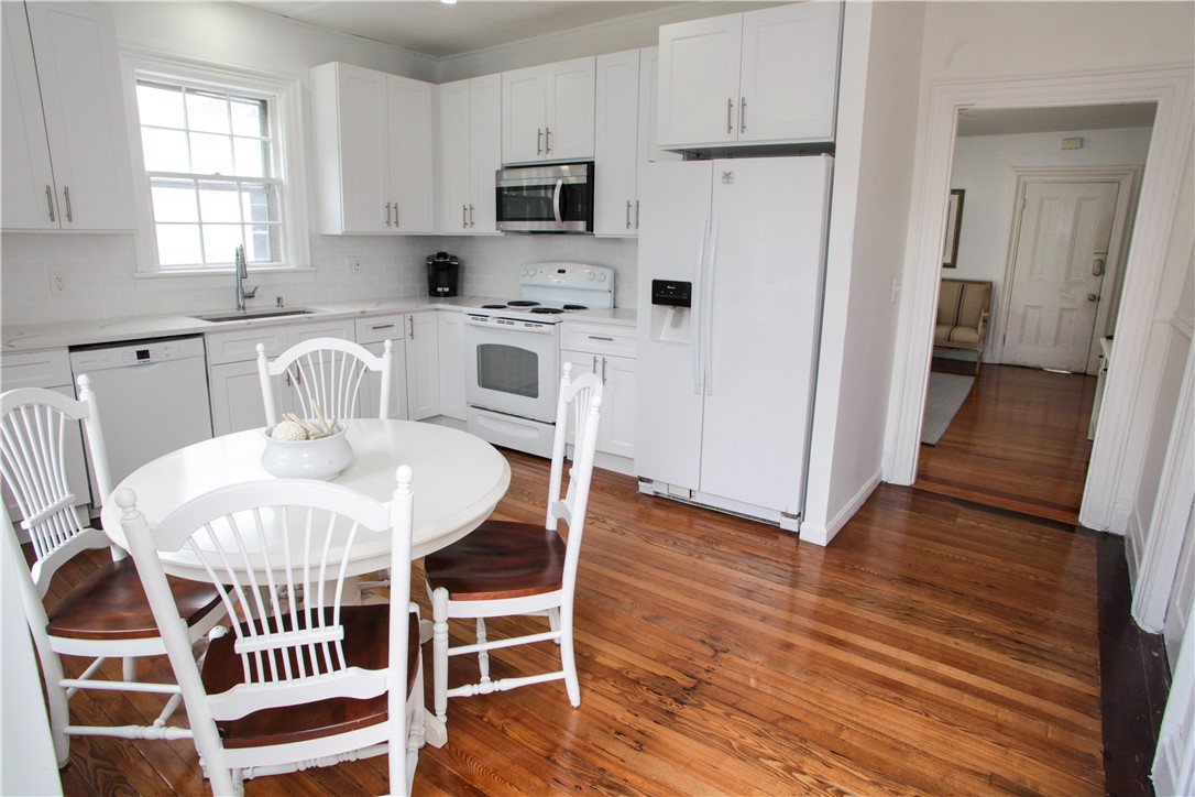 42 Mann Avenue Newport, RI 02840 - Photo 26 of 43 Unit 2 Plenty of room for a kitchen table