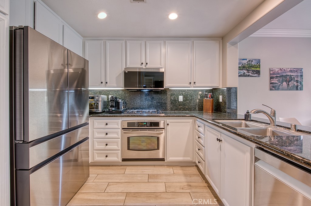 2 Aryshire Lane Ladera Ranch, CA 92694 - Photo 4 of 33