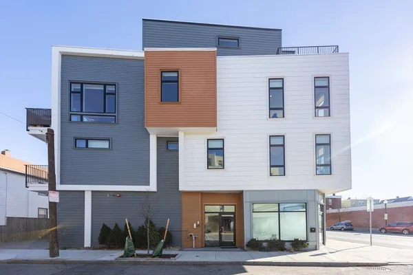 $1,349,000 | 1 Loring Street, Unit 3, Somerville, MA 02143