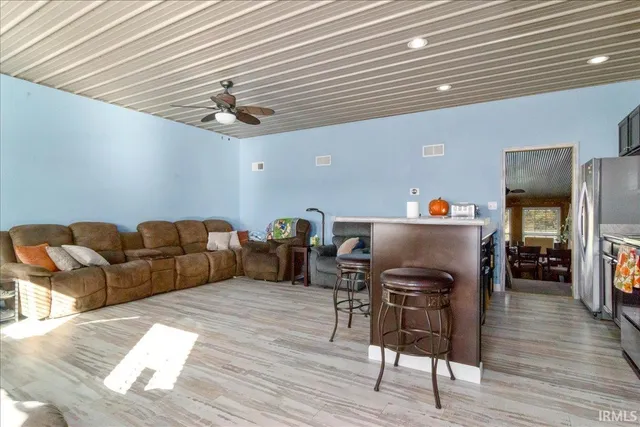 $509,900 | 2352 Warrenton Road, Haubstadt, IN 47639