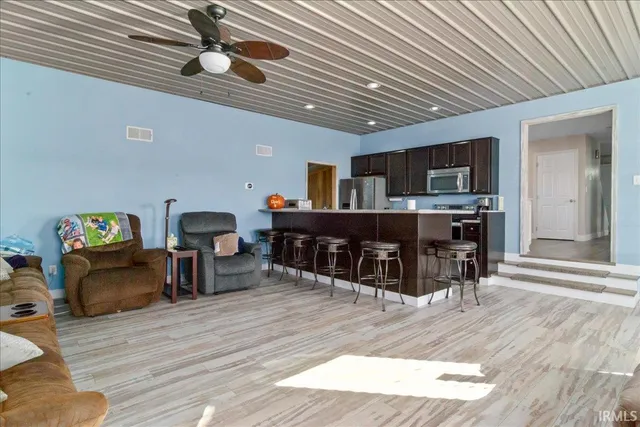 $509,900 | 2352 Warrenton Road, Haubstadt, IN 47639