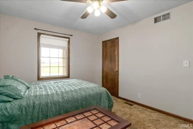 $509,900 | 2352 Warrenton Road, Haubstadt, IN 47639