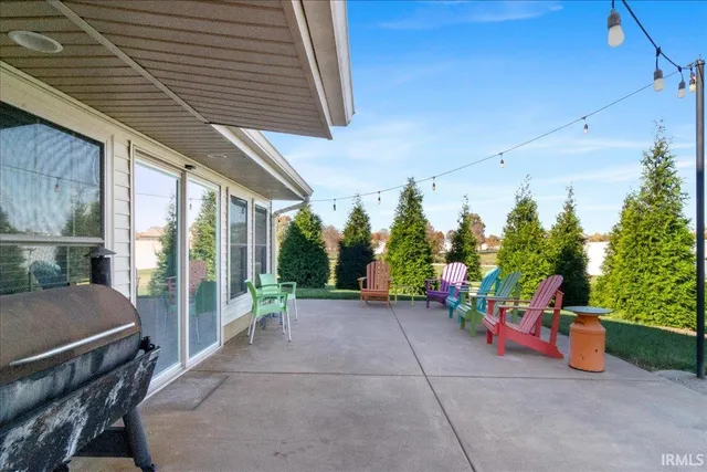 $509,900 | 2352 Warrenton Road, Haubstadt, IN 47639