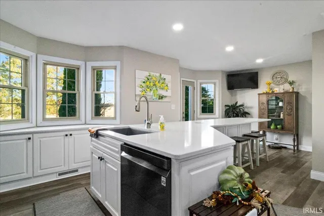 $509,900 | 2352 Warrenton Road, Haubstadt, IN 47639