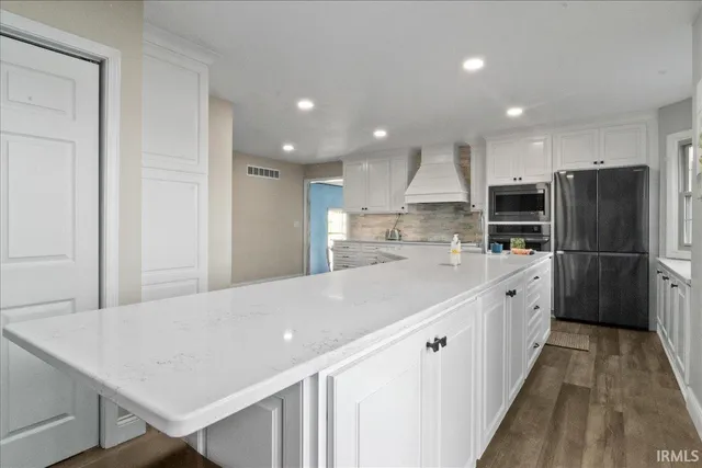 $509,900 | 2352 Warrenton Road, Haubstadt, IN 47639