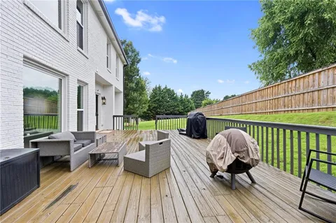 $614,000 | 4221 Willow Oak Drive, Gainesville, GA 30506