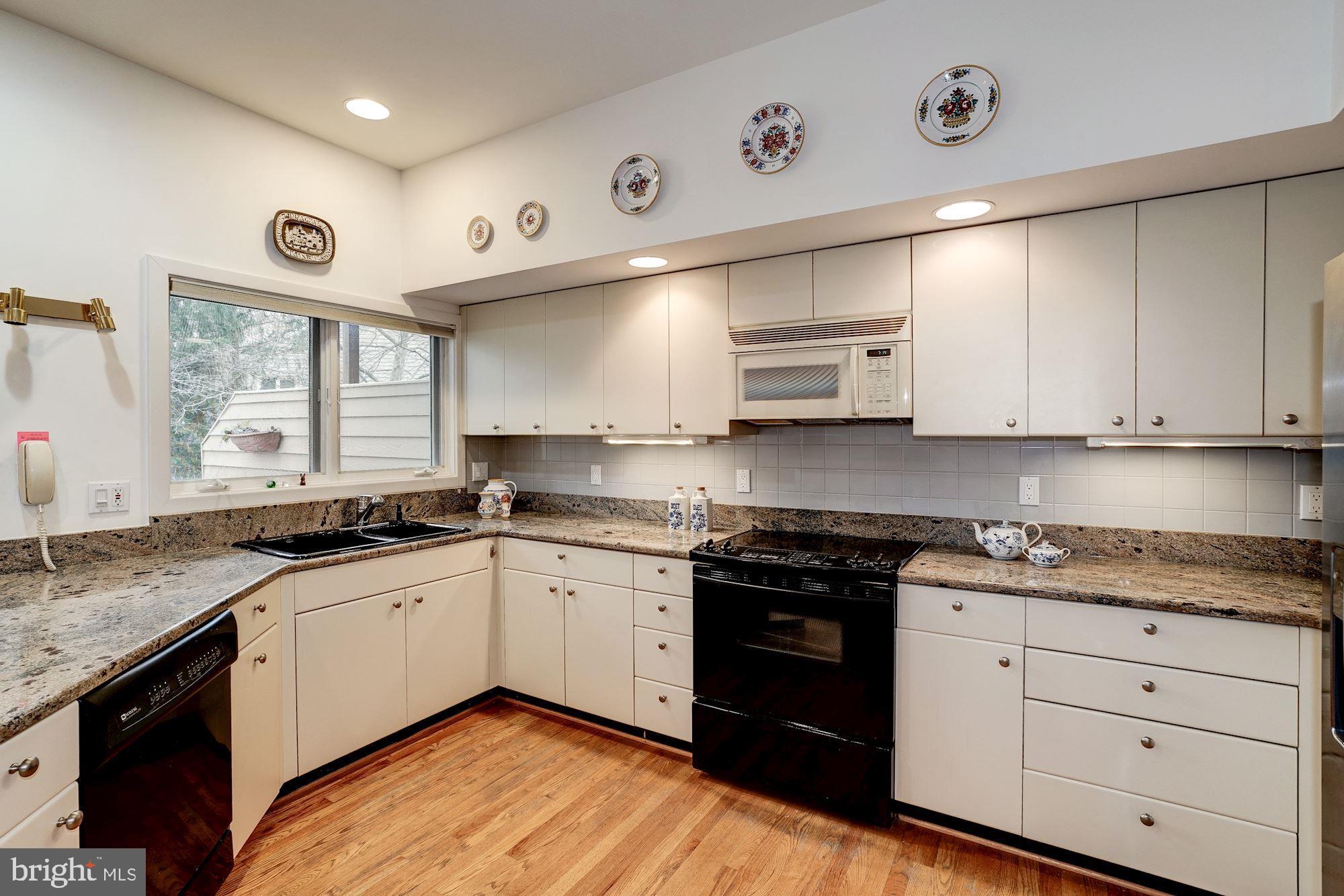 11529 Hemingway Drive Reston, VA 20194 - Photo 30 of 70 Gallery Image 30