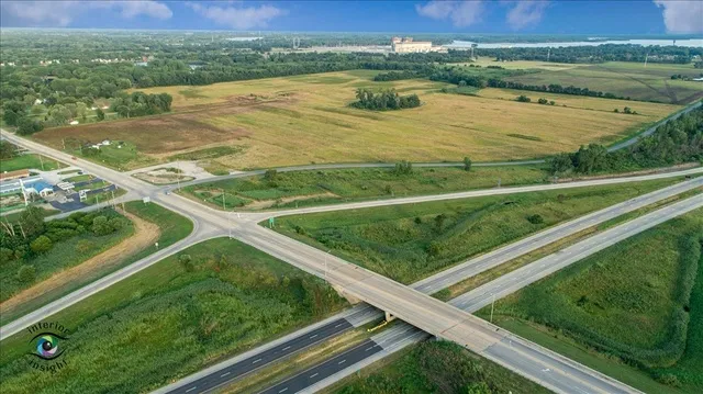 a view of an outdoor space