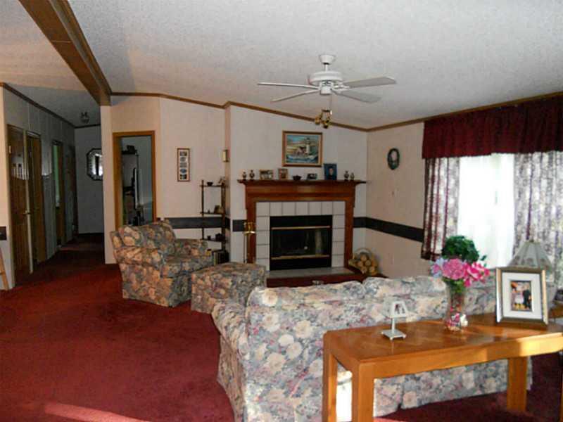 1275 East Ridge Road Cornville, ME 04976 - Photo 12 of 30 Living Room.