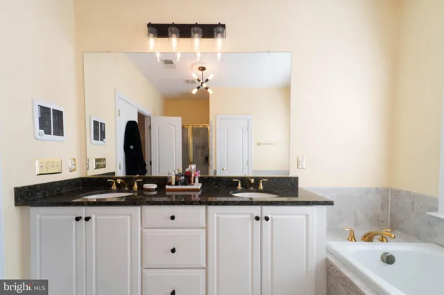 $3,800 | 11453 Galliec Street, Unit 40, Fairfax, VA 22030