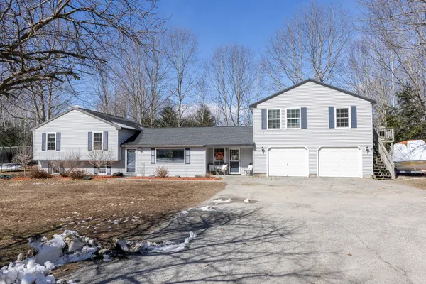 $569,000 | 43 Fall Ridge Road, Windham, ME 04062