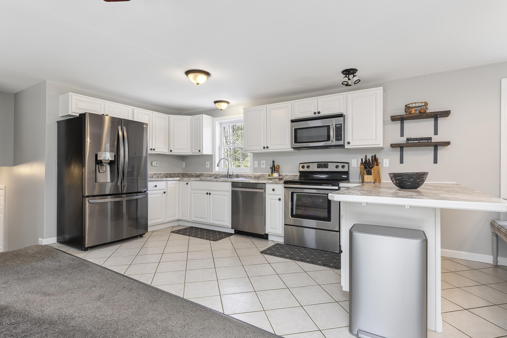 43 Fall Ridge Road Windham, ME 04062 - Photo 10 of 61 Kitchen